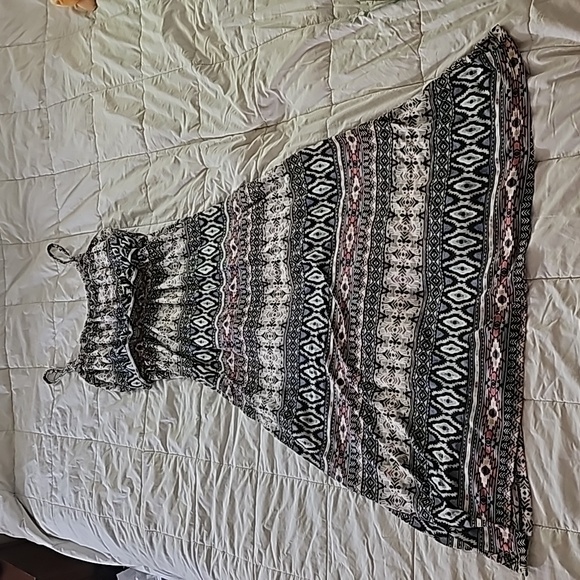 Beautiful Tribal Patterned Dress - Picture 1 of 6